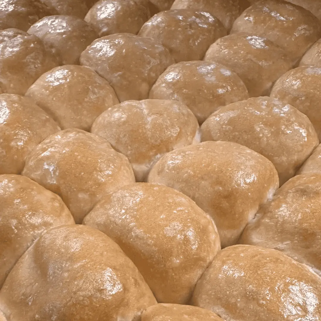 A tray of freshly baked buns