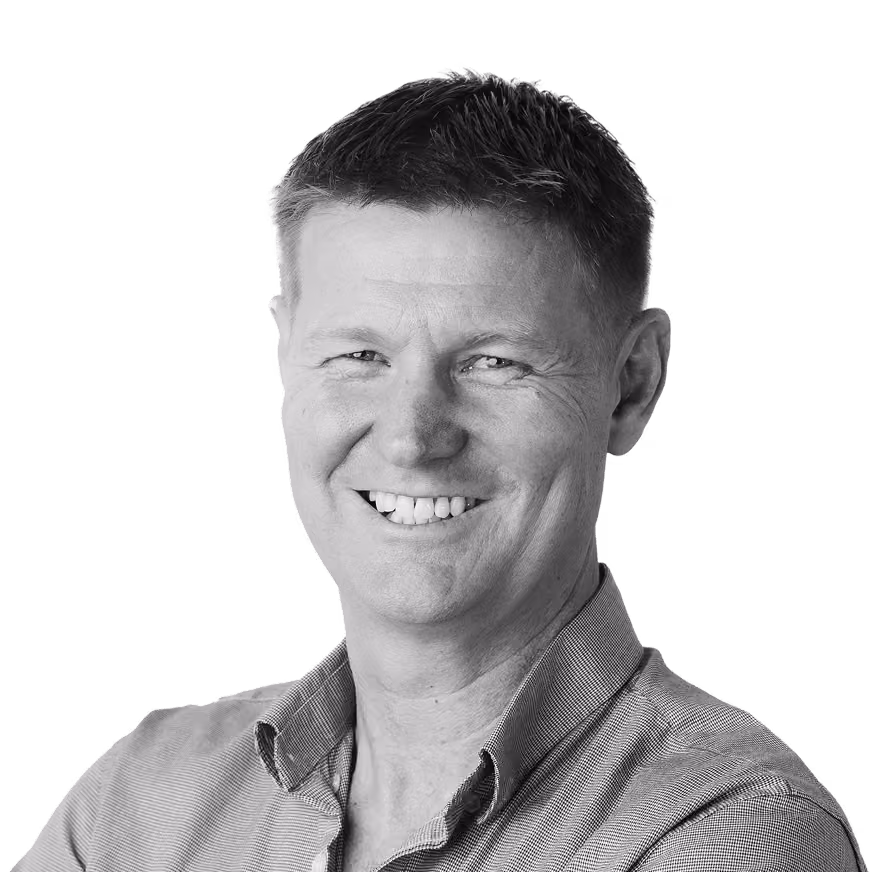 Warren Luxton