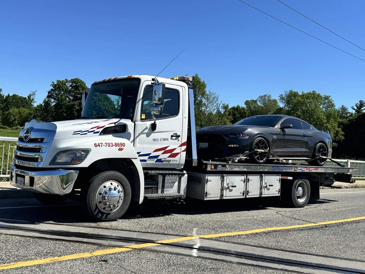 Triple S Towing commercial flatbed service