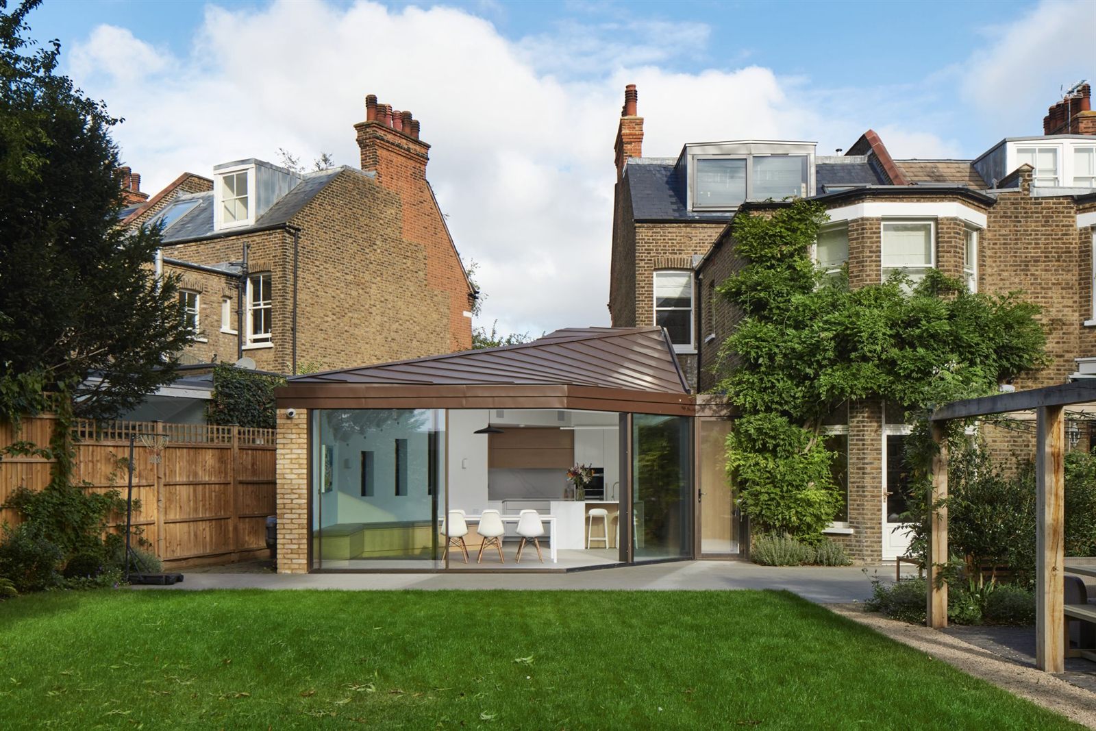 How is Modern Architecture Sustainable?