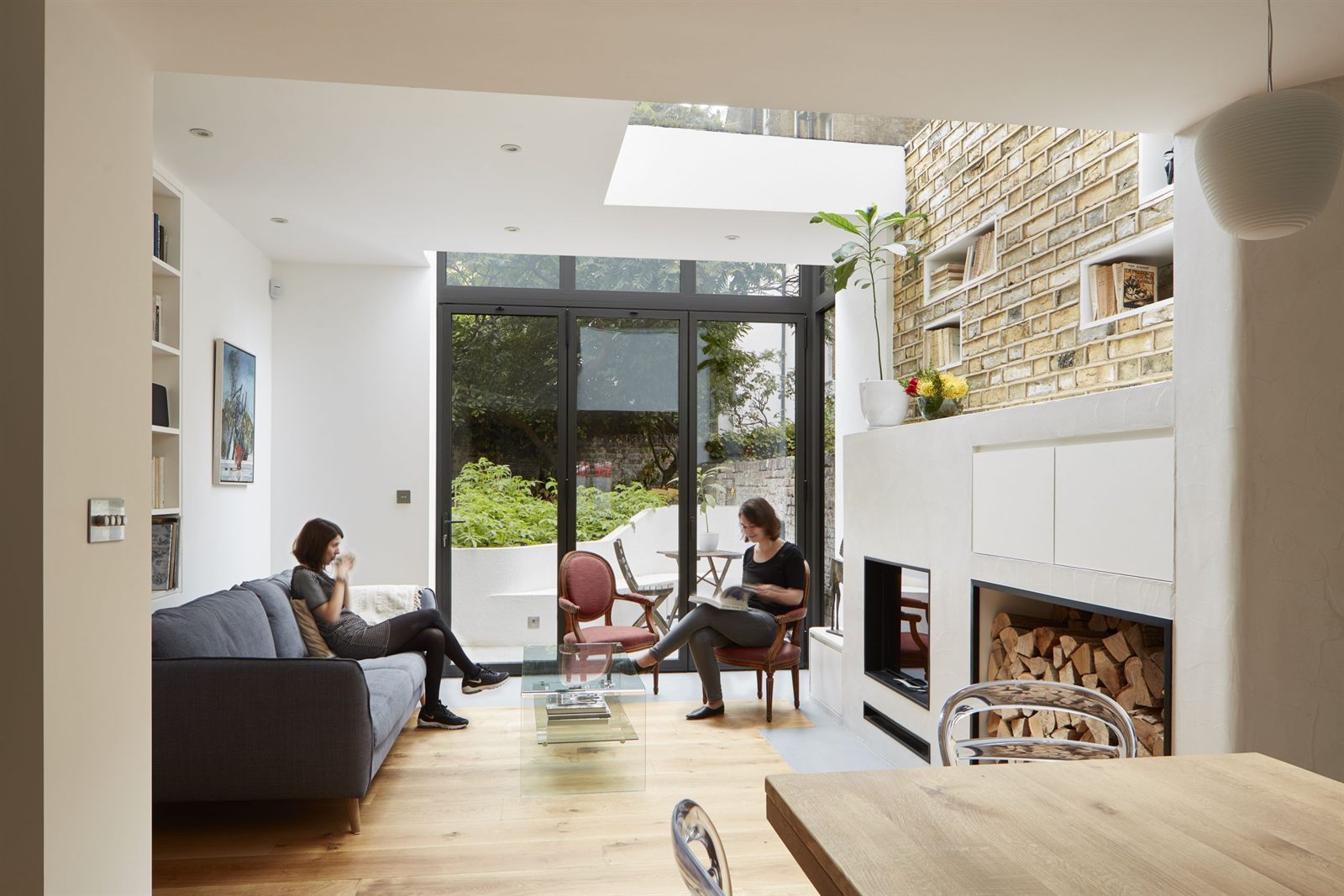 What are the benefits of hiring a local architect for a home extension in Kensington