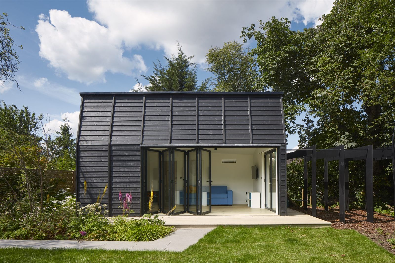 One System, Four Seasons: Why Modern Homes Need Integrated Cooling