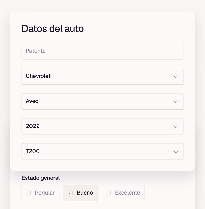 Dos autos en venta: Chery Tiggo gris $28M y Nissan Leaf blanco $34.6M con opciones para ver stock y comparar.