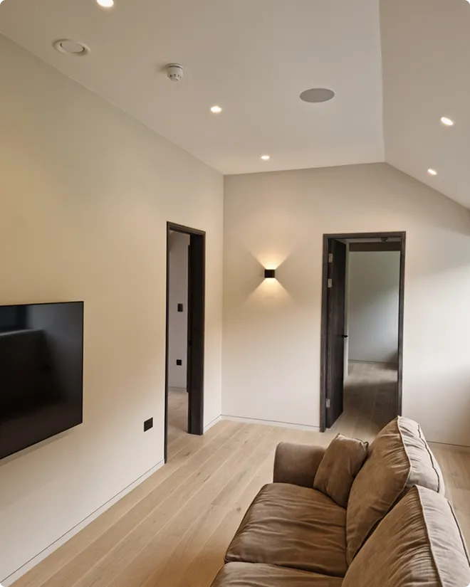 Crisp plastered lines at Hollybrook Farm, Prestbury
