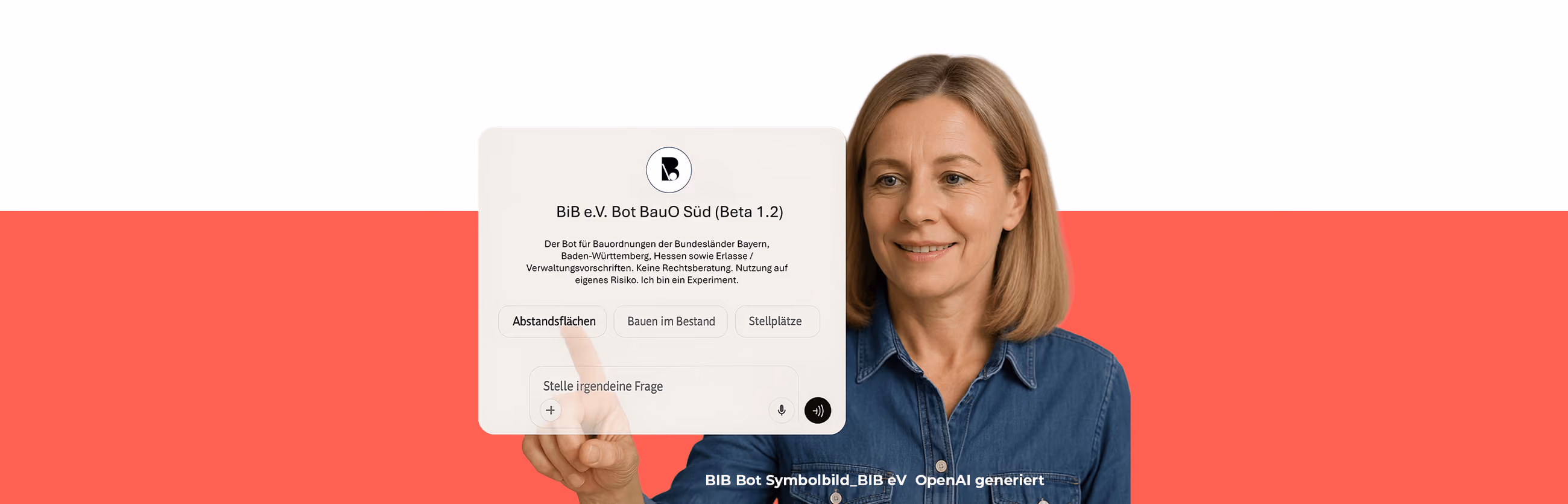 Frau zeigt auf ein digitales Interface-Element mit dem Titel ‚BiB e.V. Bot BauO Süd (Beta 1.2)‘, das Informationen zur Bauordnung verschiedener deutscher Bundesländer bietet, vor einem zweifarbigen Hintergrund in Weiß und Rot.