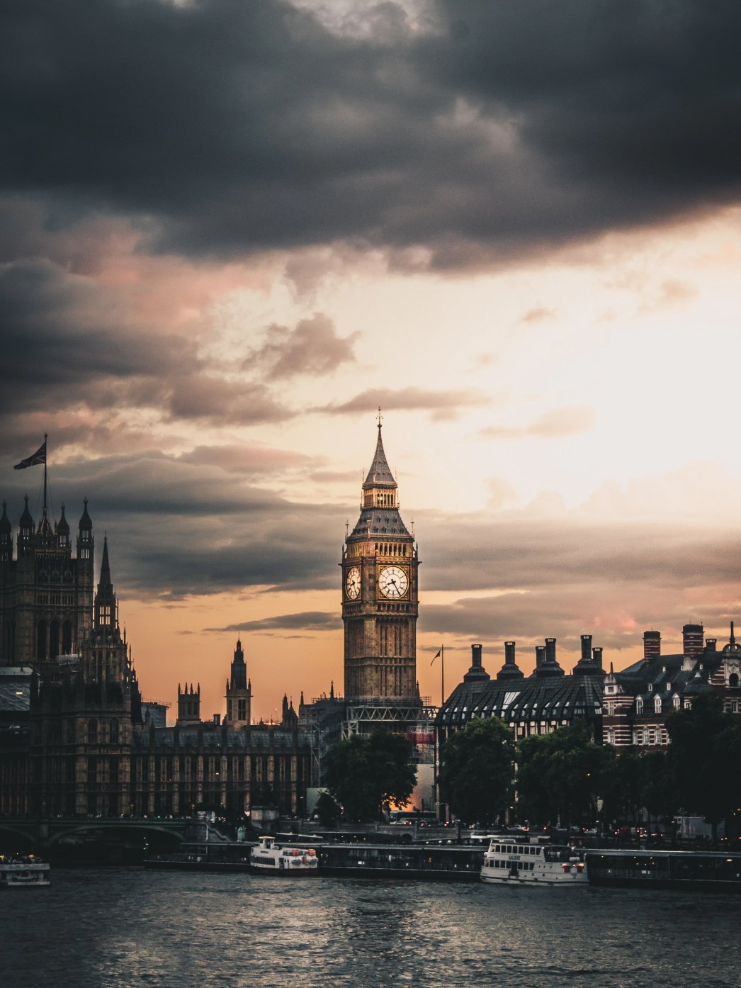 A landscape view of the city of London.
