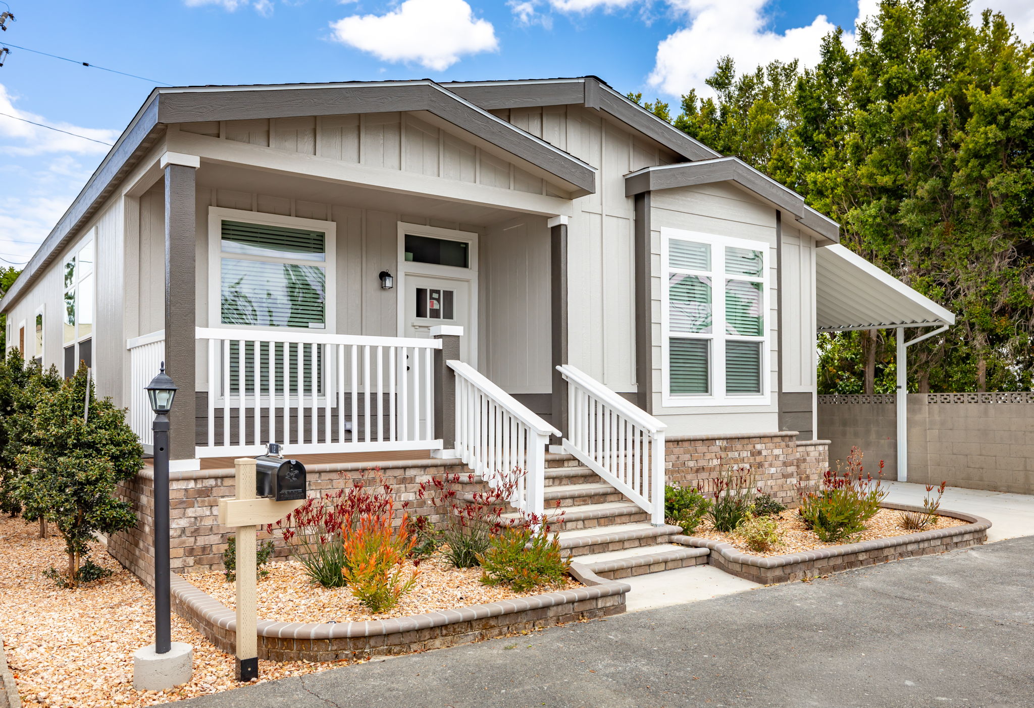 15601 S B St 12, Tustin