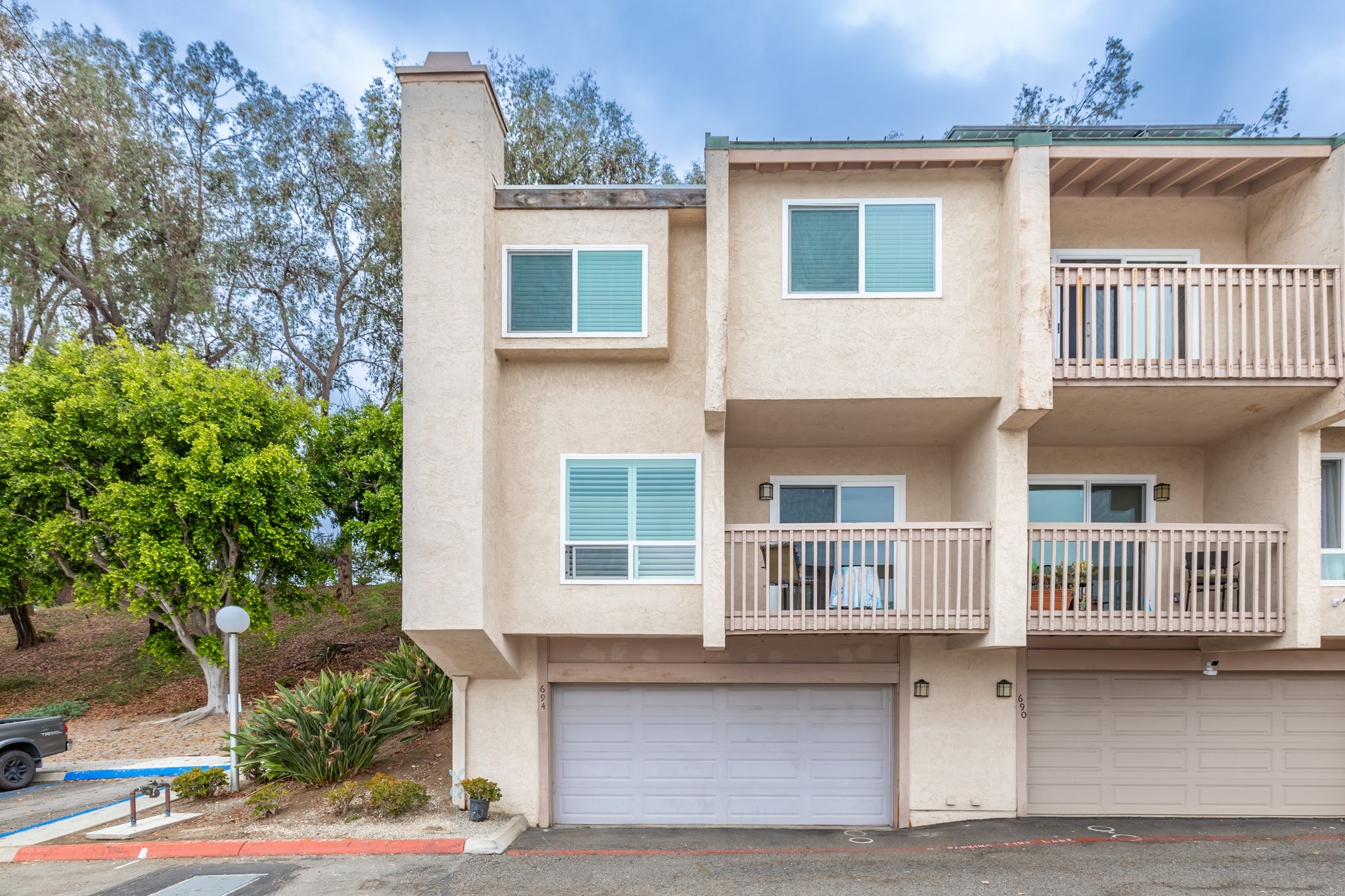 694 Ascot Dr, Vista