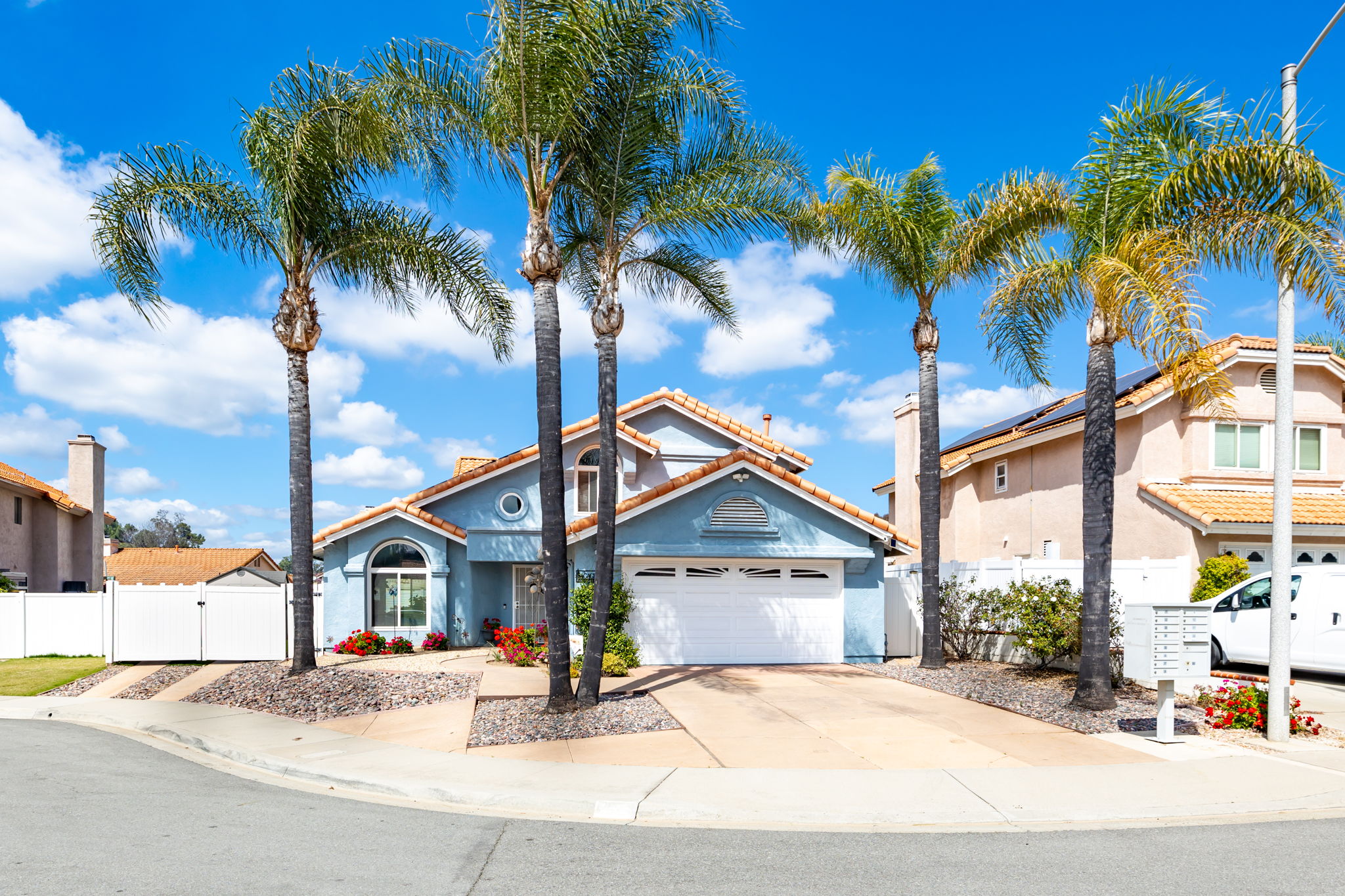 9126 Sinsonte Ln, Lakeside