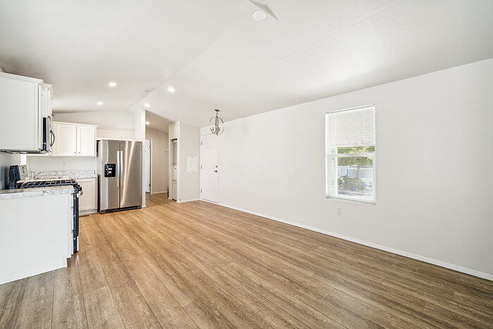 25521 N Lincoln Ave 99, Hemet