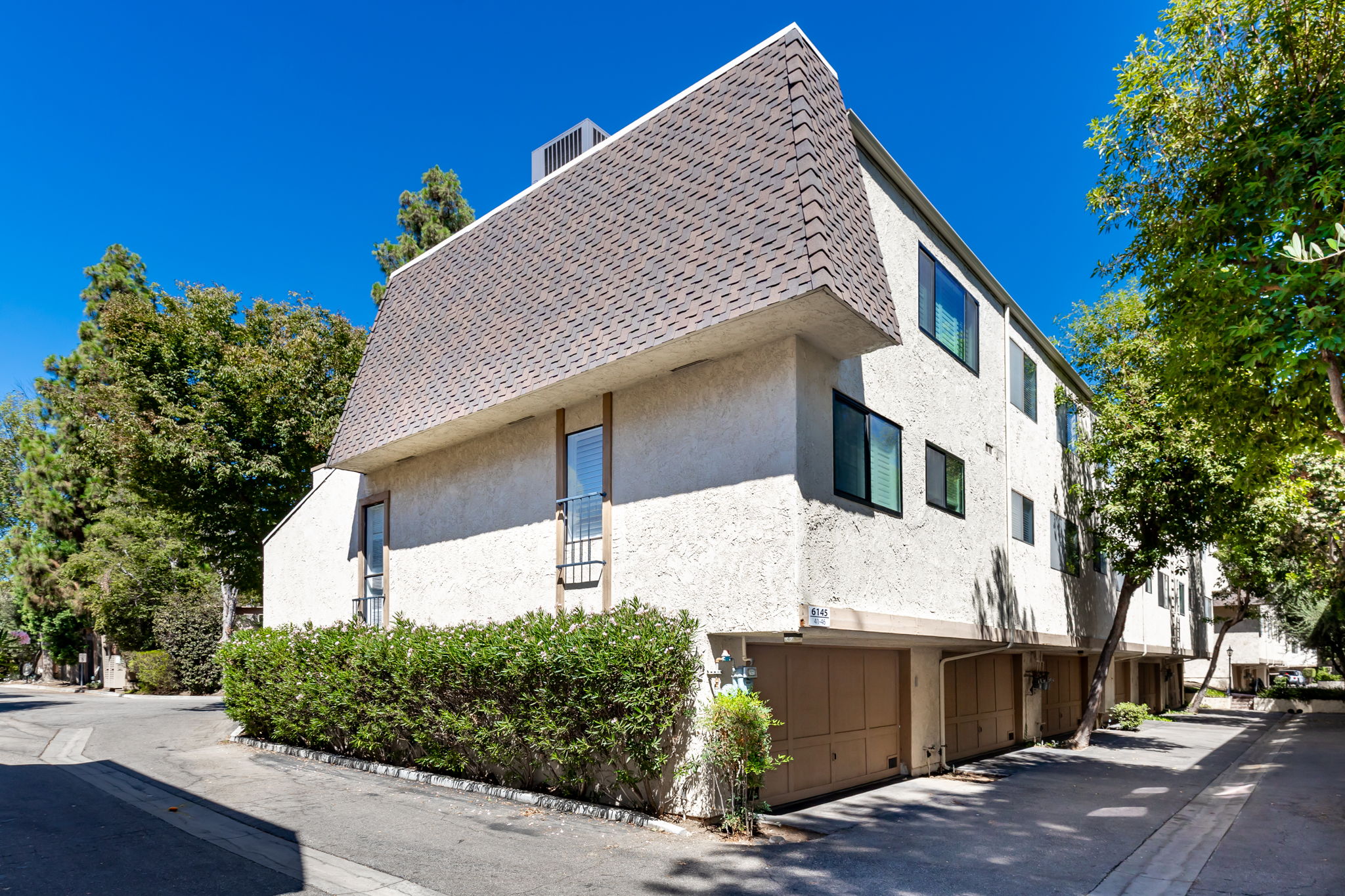6145 Shoup Ave unit 41, Los Angeles