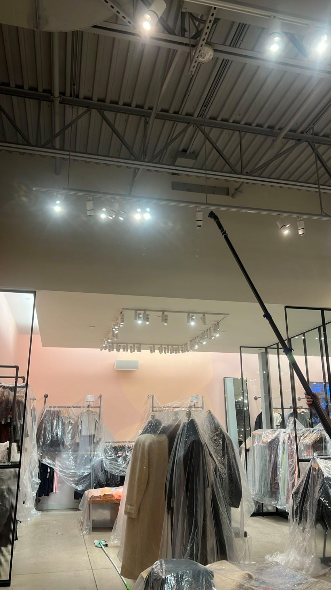 Aritzia retail store high-ceiling cleaning project, Ontario