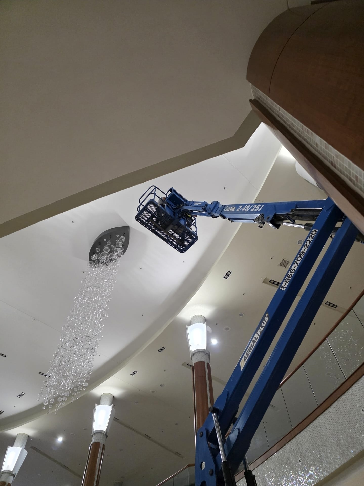 Mapleview Mall high-ceiling cleaning, Burlington