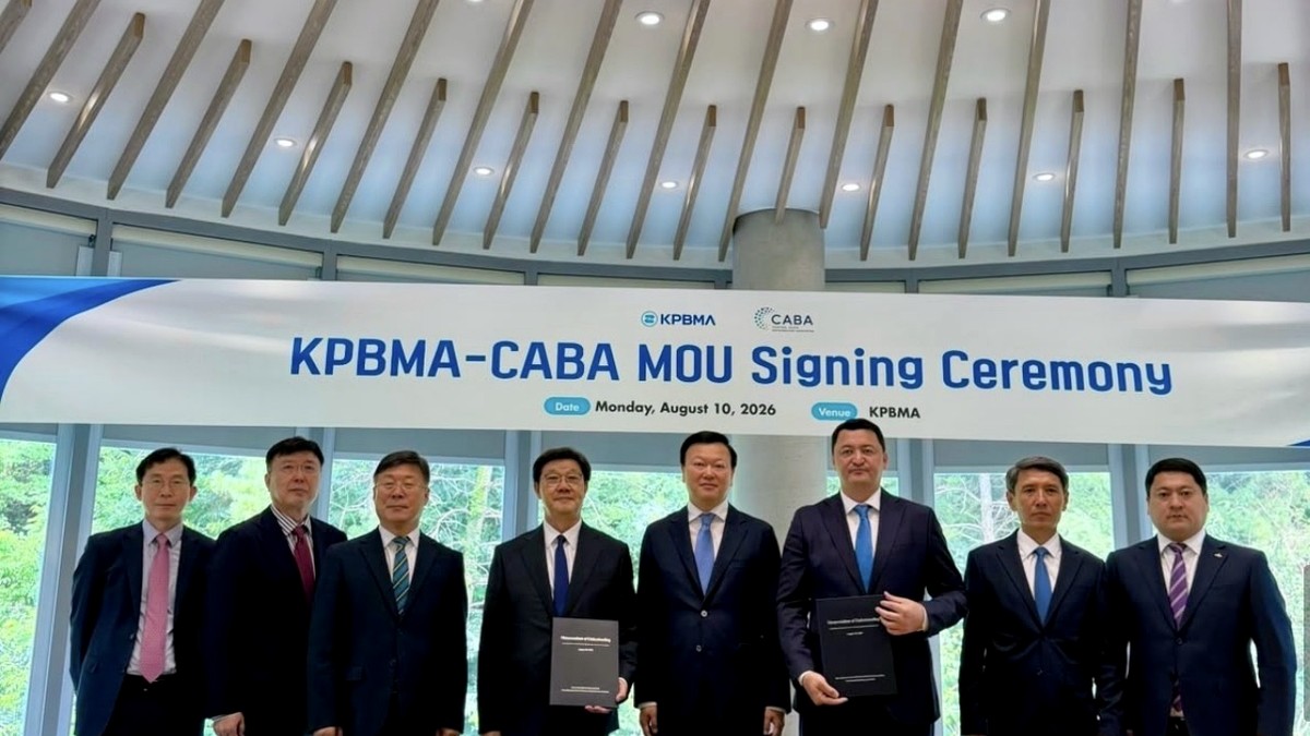 Representatives of CABA and KPBMA at the Memorandum of Understanding signing ceremony in Seoul.
