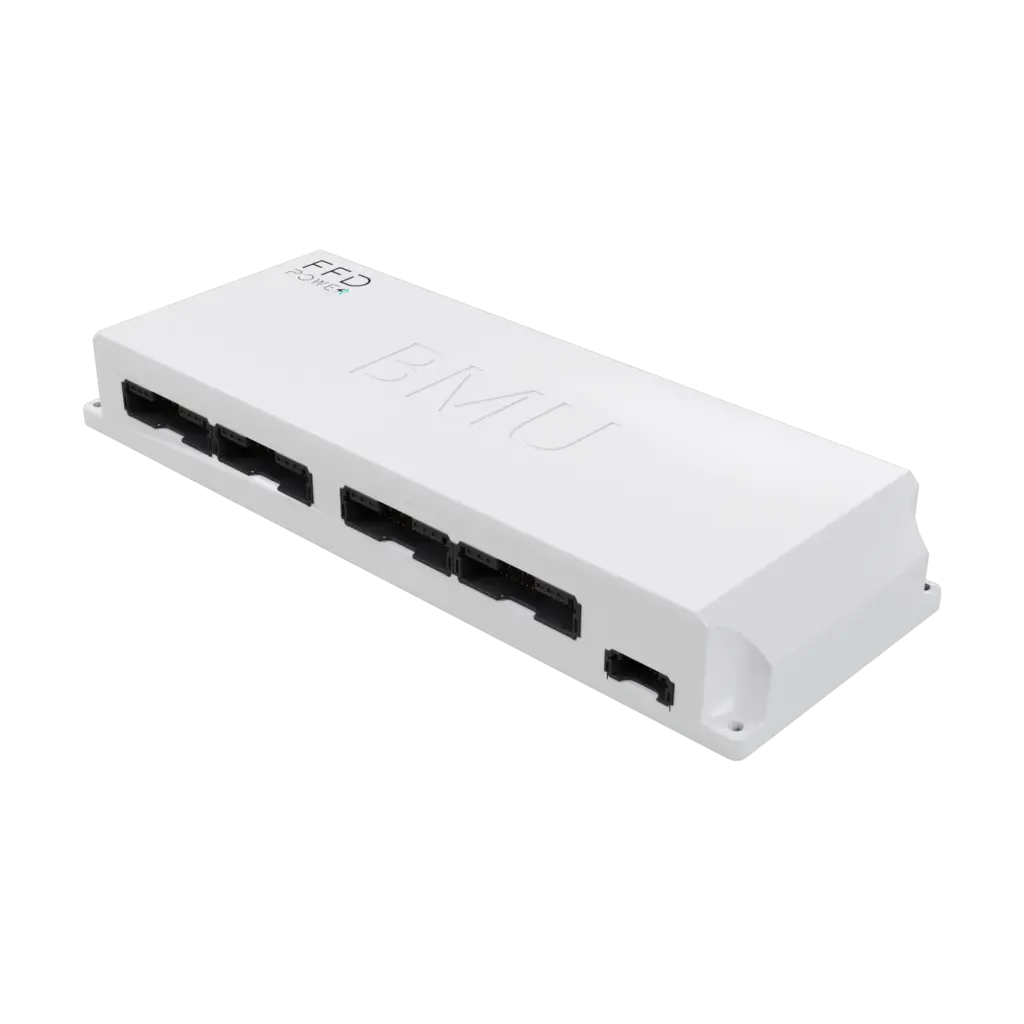 FFD POWER BMU-Modul freigestellt mit mehreren Steckverbindern