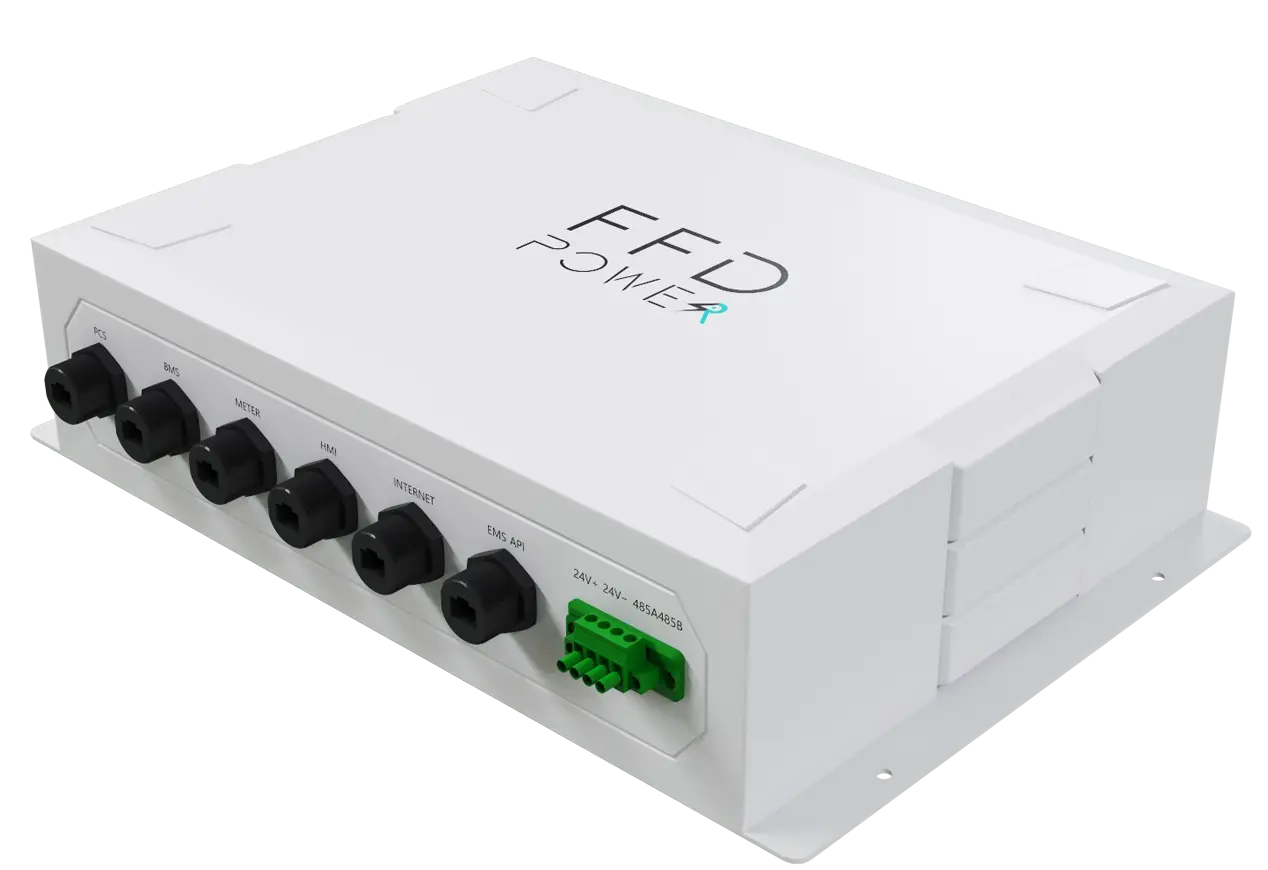 FFD POWER ANYPORT-Anschlussmodul freigestellt: Ports für PCS, BMS, Meter, HMI, Internet und EMS API sowie Klemmleiste für 24V-Versorgung und RS485