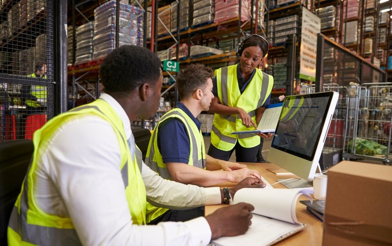 Advertising to supply chain and operations professionals inside a warehouse
