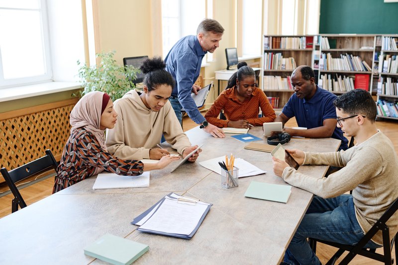 Advertising to educators who specialize in bilingual and multilingual instruction can be challenging.
