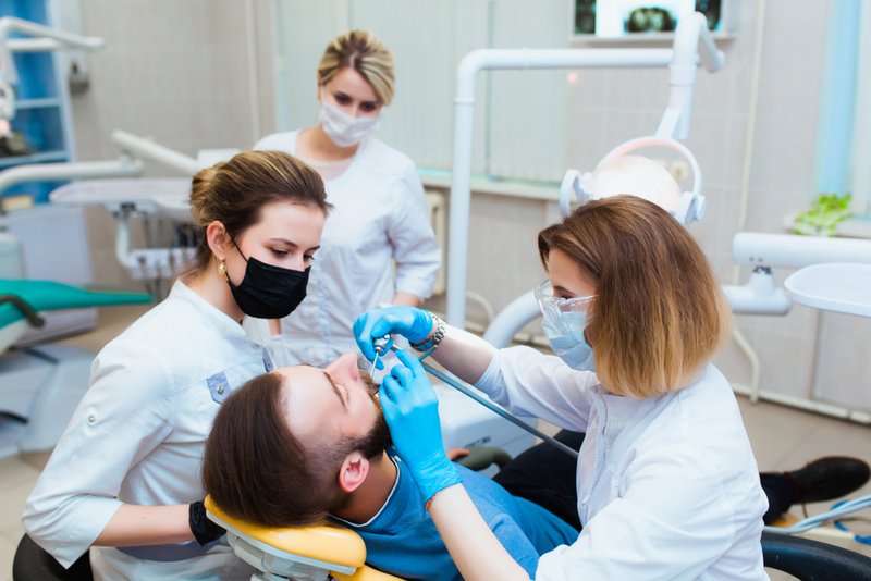 Advertising to periodontists presents a unique opportunity for B2B marketers in dental manufacturing, technology, pharmaceuticals, financial services, and continuing education.