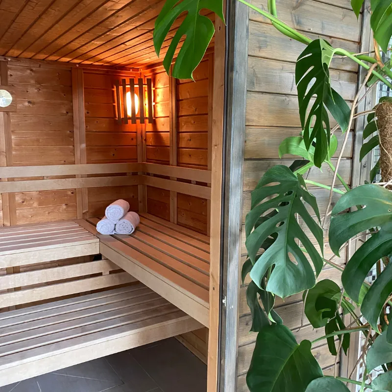 Cabine de sauna de l'espace détente de l'Hôtel d'Alsace, ouvert en soirée