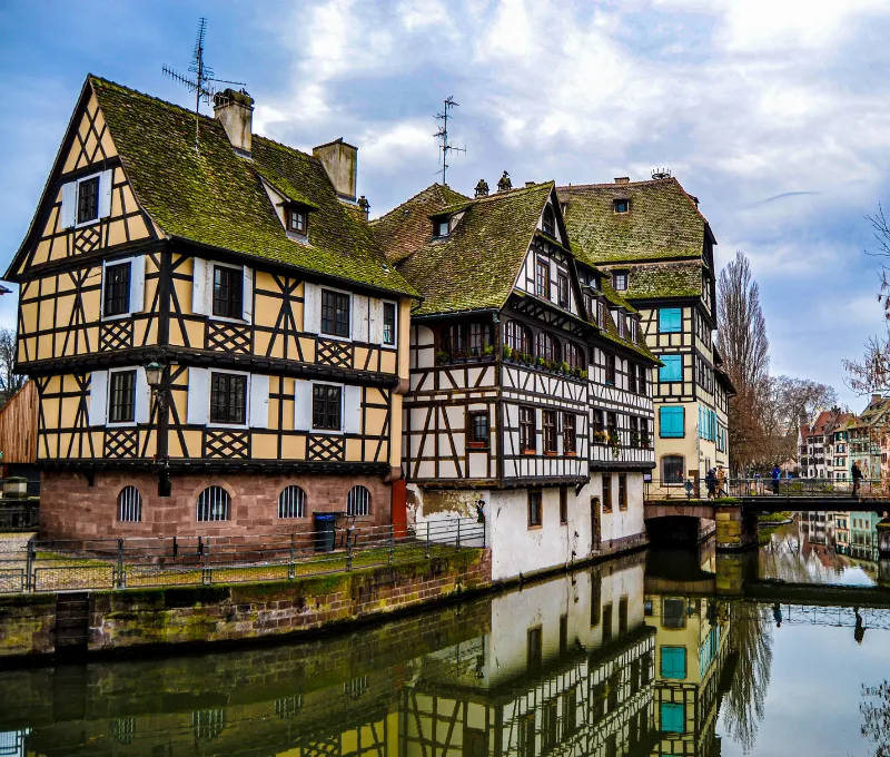 Maisons à colombages de la Petite France à Strasbourg, à 15 minutes de l'Hôtel d'Alsace à Illkirch