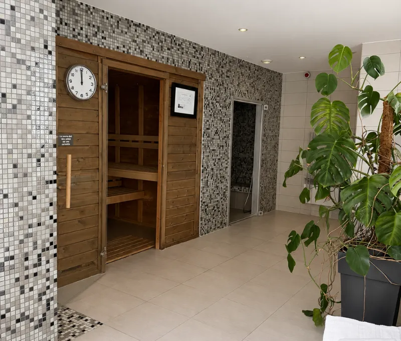 Sauna de l'espace bien-être de l'Hôtel d'Alsace, inspiré des traditions finlandaises