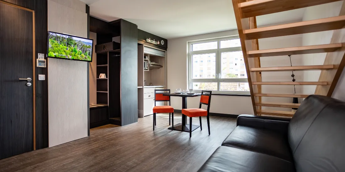 Appartement Duplex sur deux niveaux de l'Hôtel d'Alsace, jusqu'à six personnes