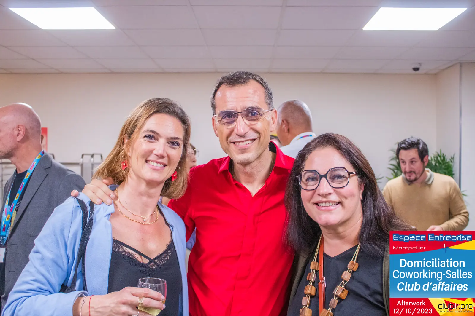 Afterwork Pitch Elevator Club LR octobre 2023 à Montpellier : groupe de participants posant avec l'animateur