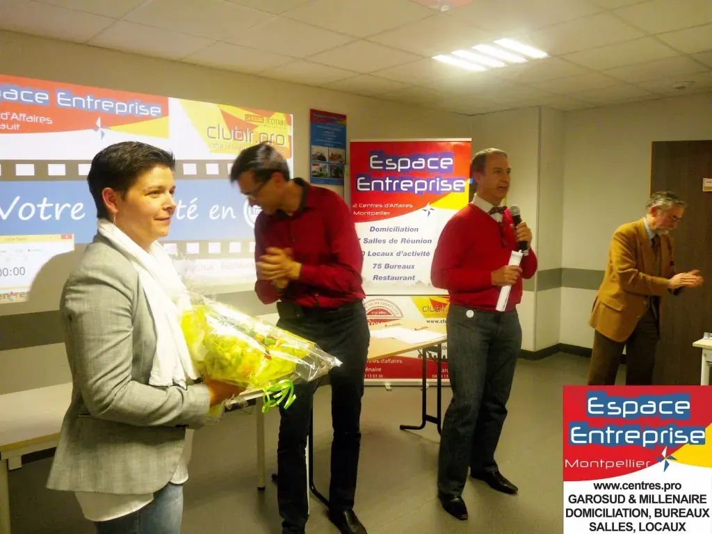 Afterwork Pitch Elevator Club LR avril 2017 à Montpellier : remise du trophée du pitch de la soirée