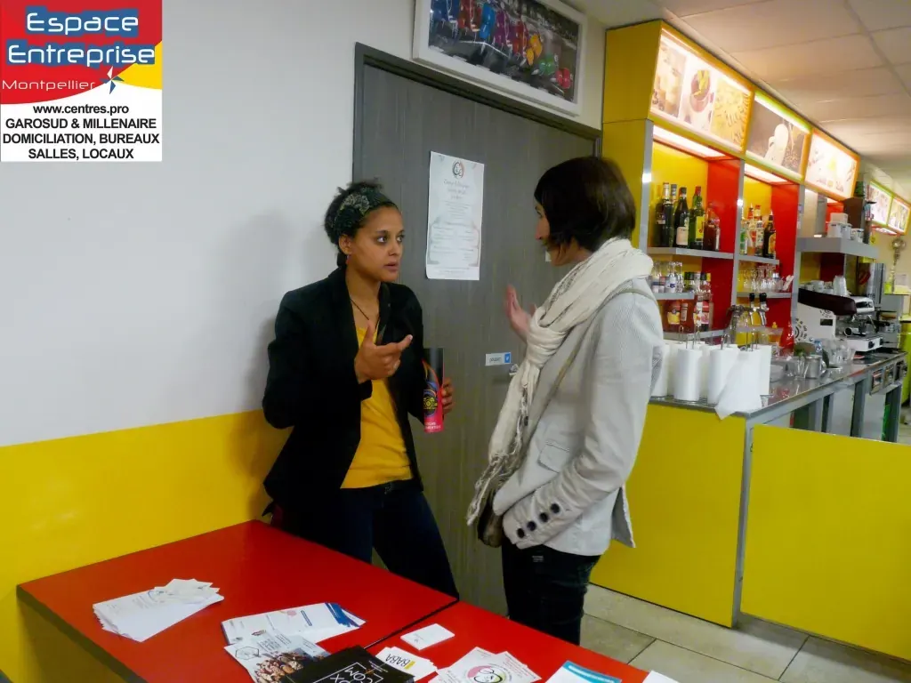 Afterwork Pitch Elevator Club LR avril 2017 à Montpellier : moment de networking entre les participants