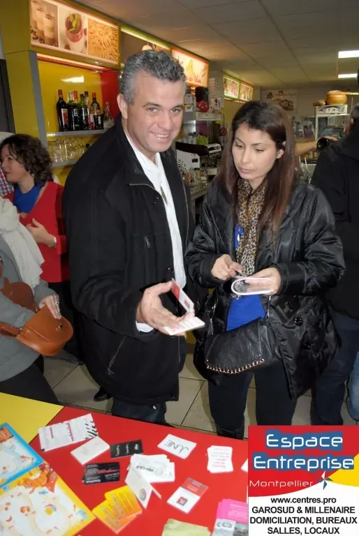 Afterwork Pitch Elevator Club LR décembre 2015 à Montpellier : moment de networking entre les participants