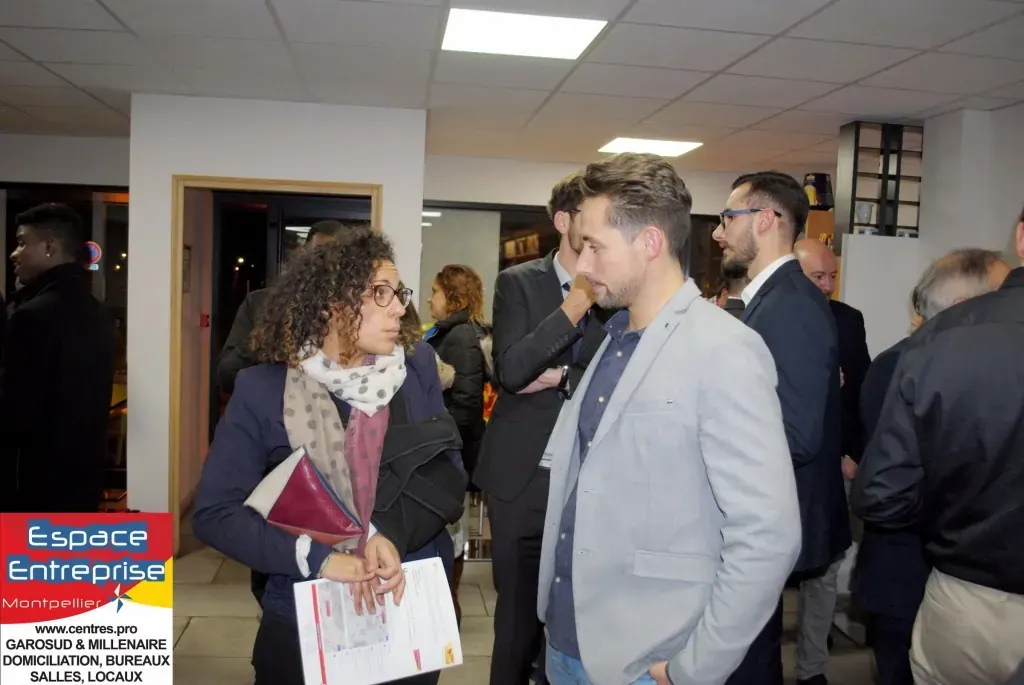 Afterwork Pitch Elevator Club LR décembre 2015 à Montpellier : moment de networking entre les participants
