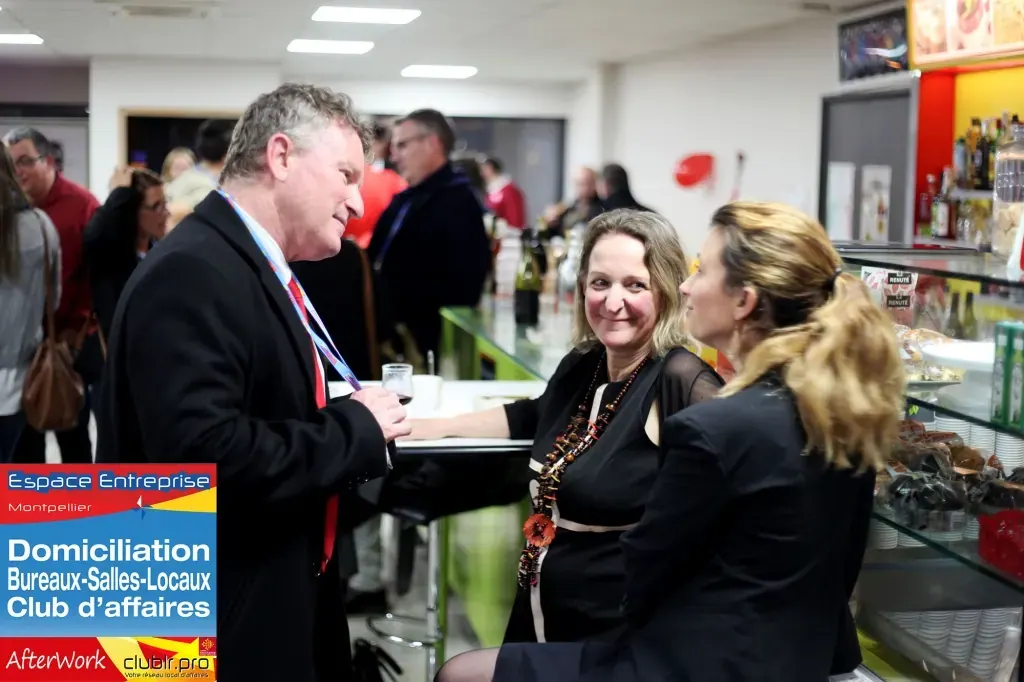 Afterwork Pitch Elevator Club LR février 2019 à Montpellier : moment de networking entre les participants