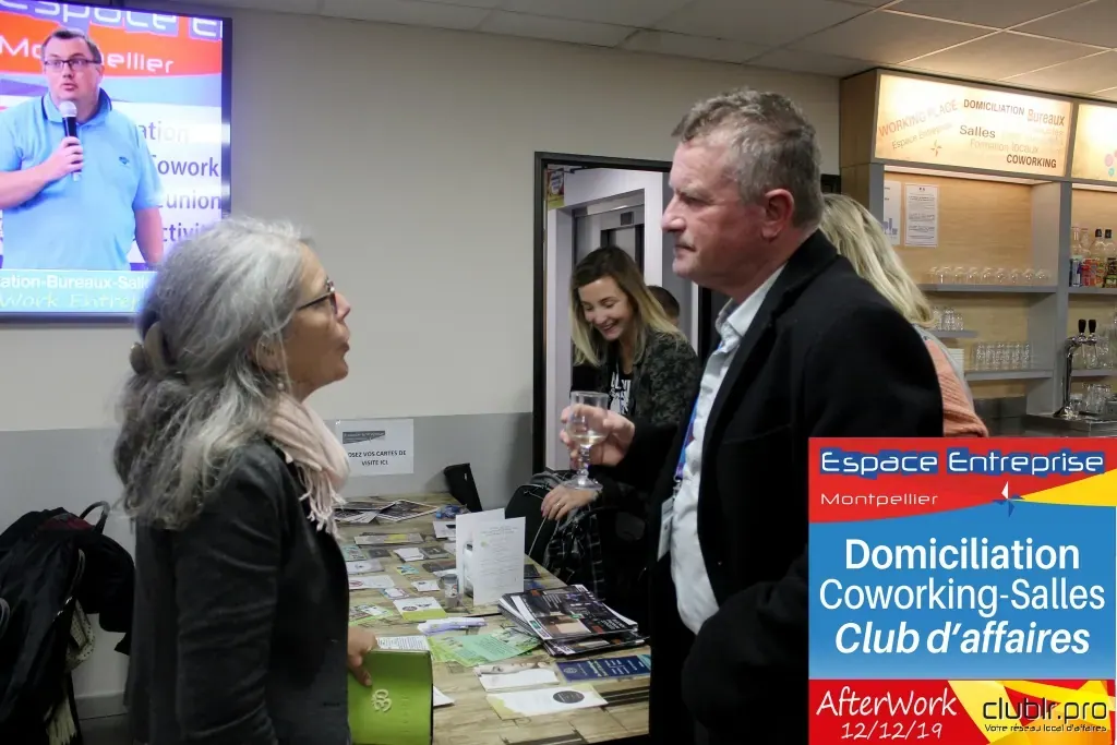 Afterwork Pitch Elevator Club LR décembre 2019 à Montpellier : moment de networking entre les participants