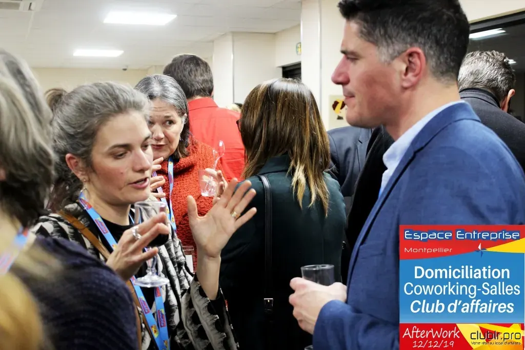 Afterwork Pitch Elevator Club LR décembre 2019 à Montpellier : moment de networking entre les participants