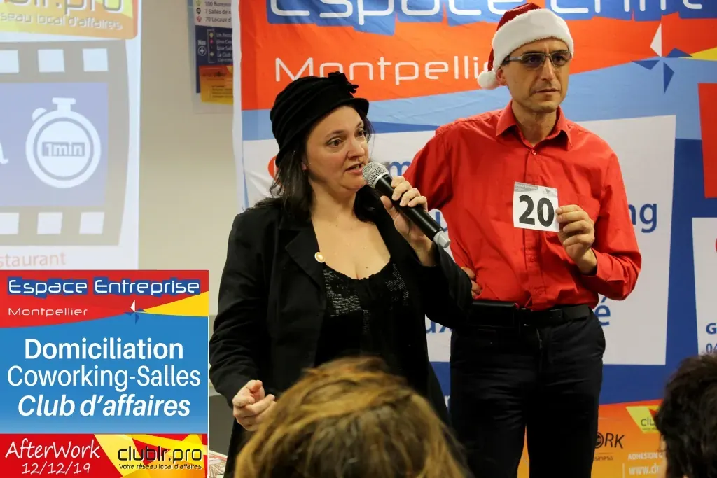 Afterwork Pitch Elevator Club LR décembre 2019 à Montpellier : entrepreneur au micro avec l'animateur pendant son pitch