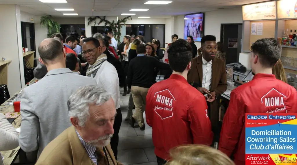 Afterwork Pitch Elevator Club LR février 2020 à Montpellier : moment de networking entre les participants