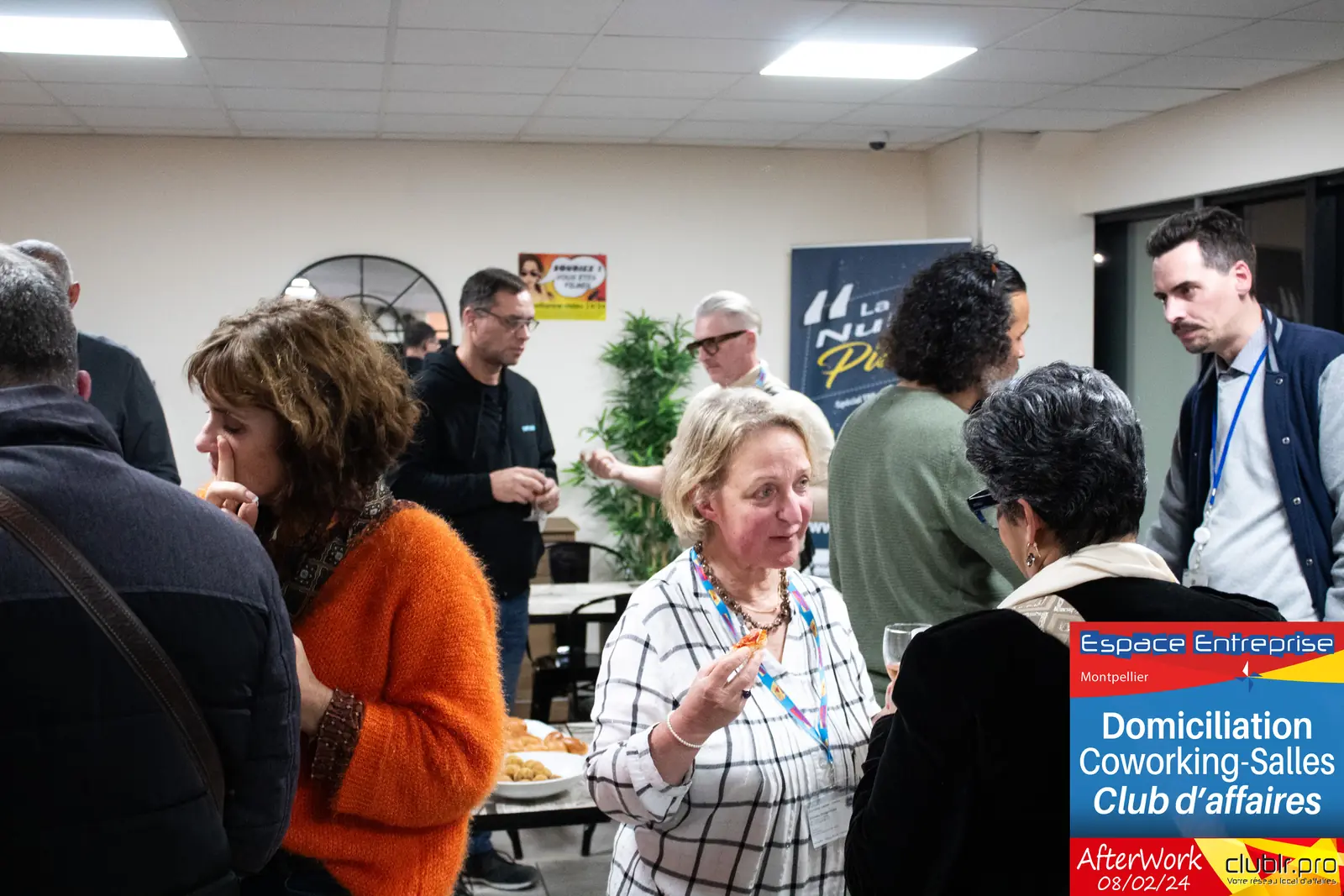 Afterwork Pitch Elevator Club LR février 2024 à Montpellier : moment de networking entre les participants