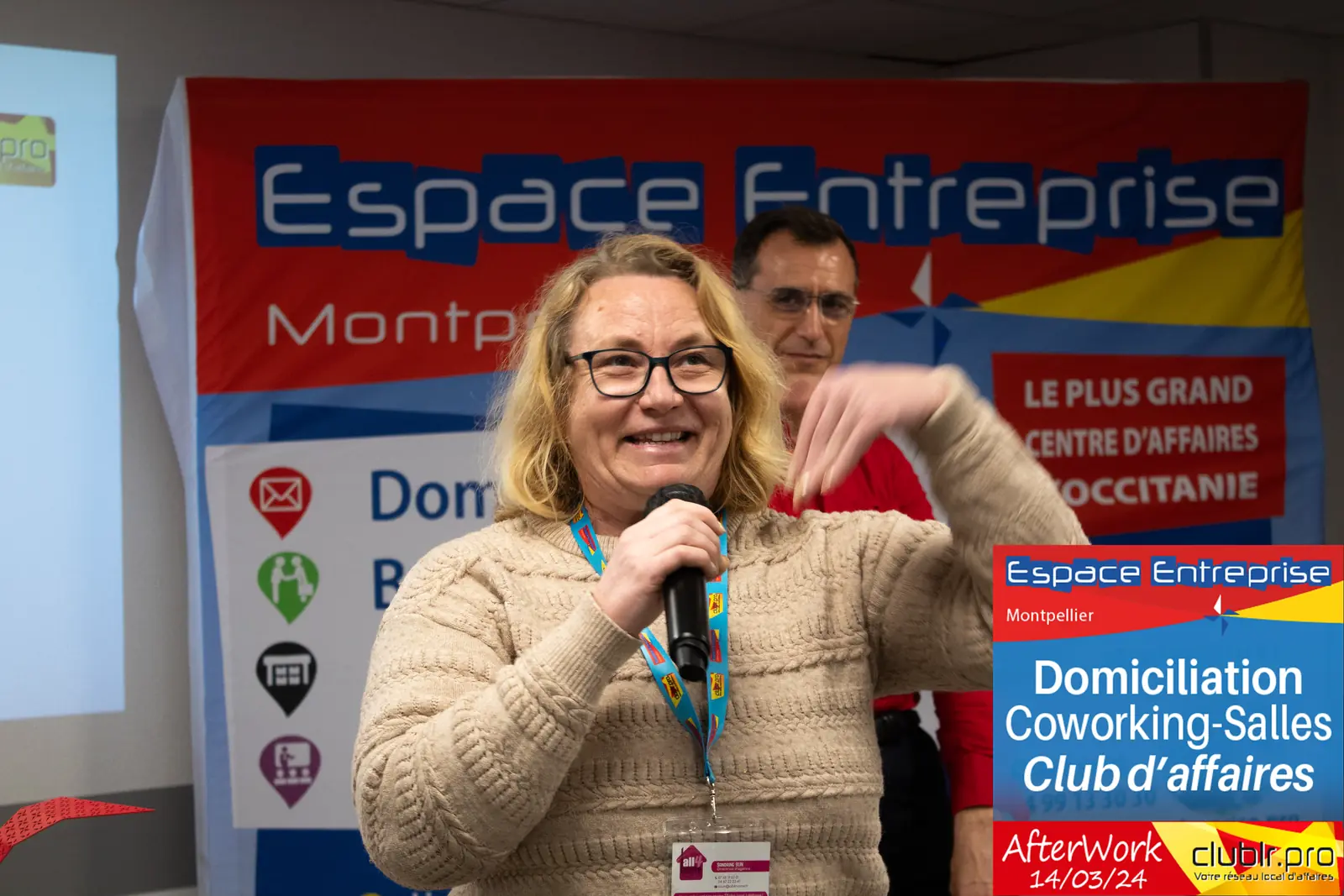 Afterwork Pitch Elevator Club LR mars 2024 à Montpellier : entrepreneur au micro avec l'animateur pendant son pitch