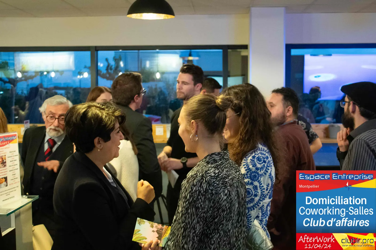 Afterwork Pitch Elevator Club LR avril 2024 à Montpellier : moment de networking entre les participants