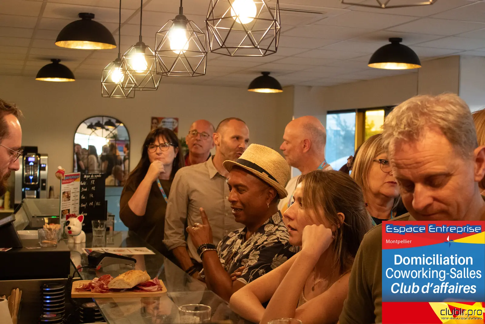 Afterwork Pitch Elevator Club LR juin 2024 à Montpellier : moment de networking entre les participants