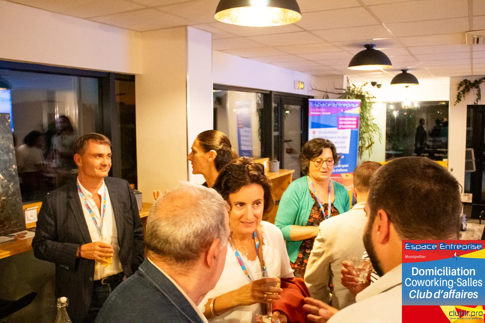 Afterwork Pitch Elevator Club LR septembre 2024 à Montpellier : moment de networking entre les participants