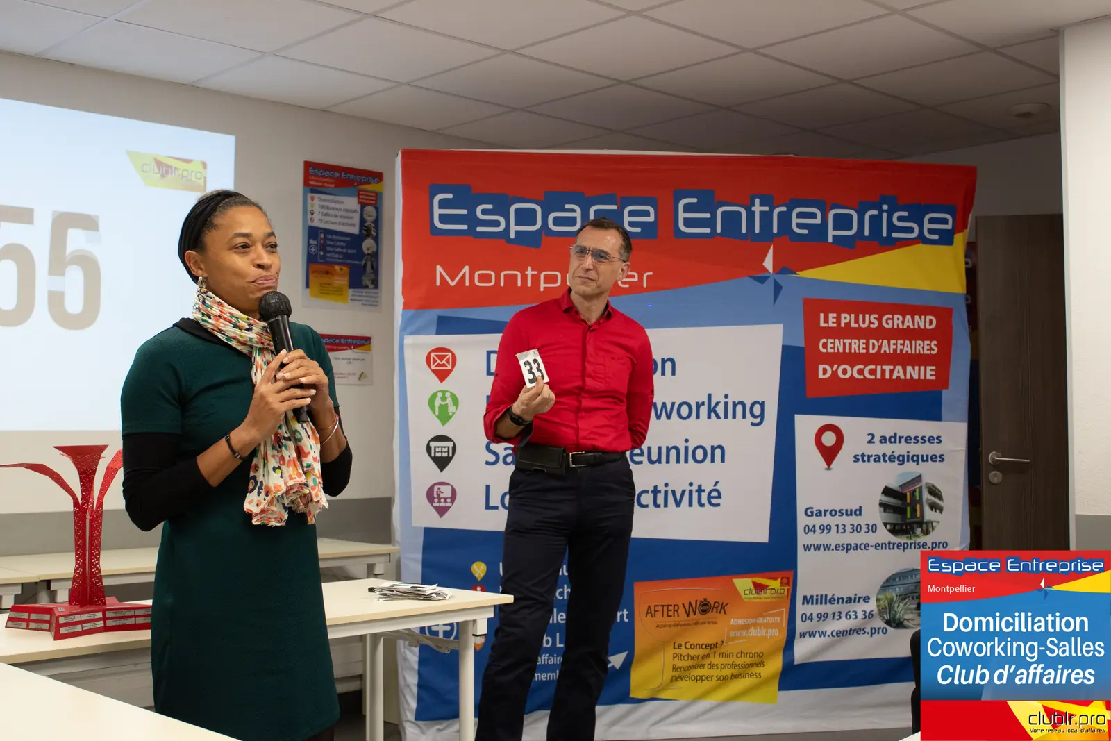 Afterwork Pitch Elevator Club LR novembre 2024 à Montpellier : pitcheur au micro devant les participants