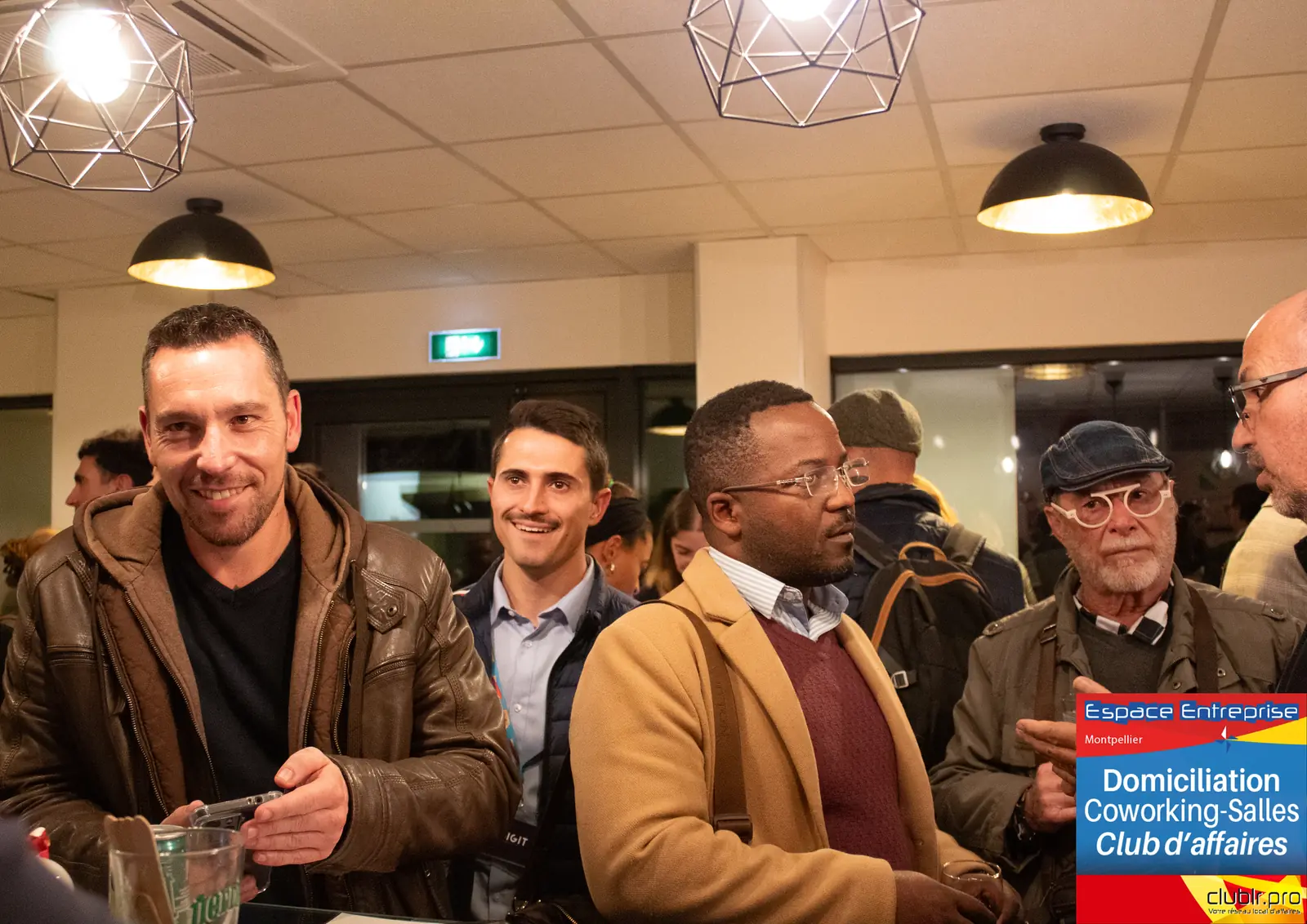 Afterwork Pitch Elevator Club LR novembre 2024 à Montpellier : moment de networking entre les participants