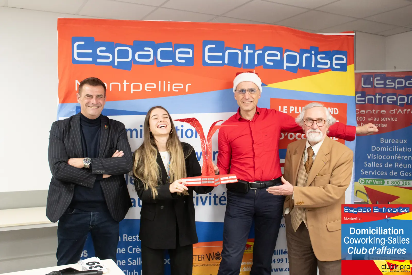 Afterwork Pitch Elevator Club LR décembre 2024 à Montpellier : remise du trophée du pitch de la soirée