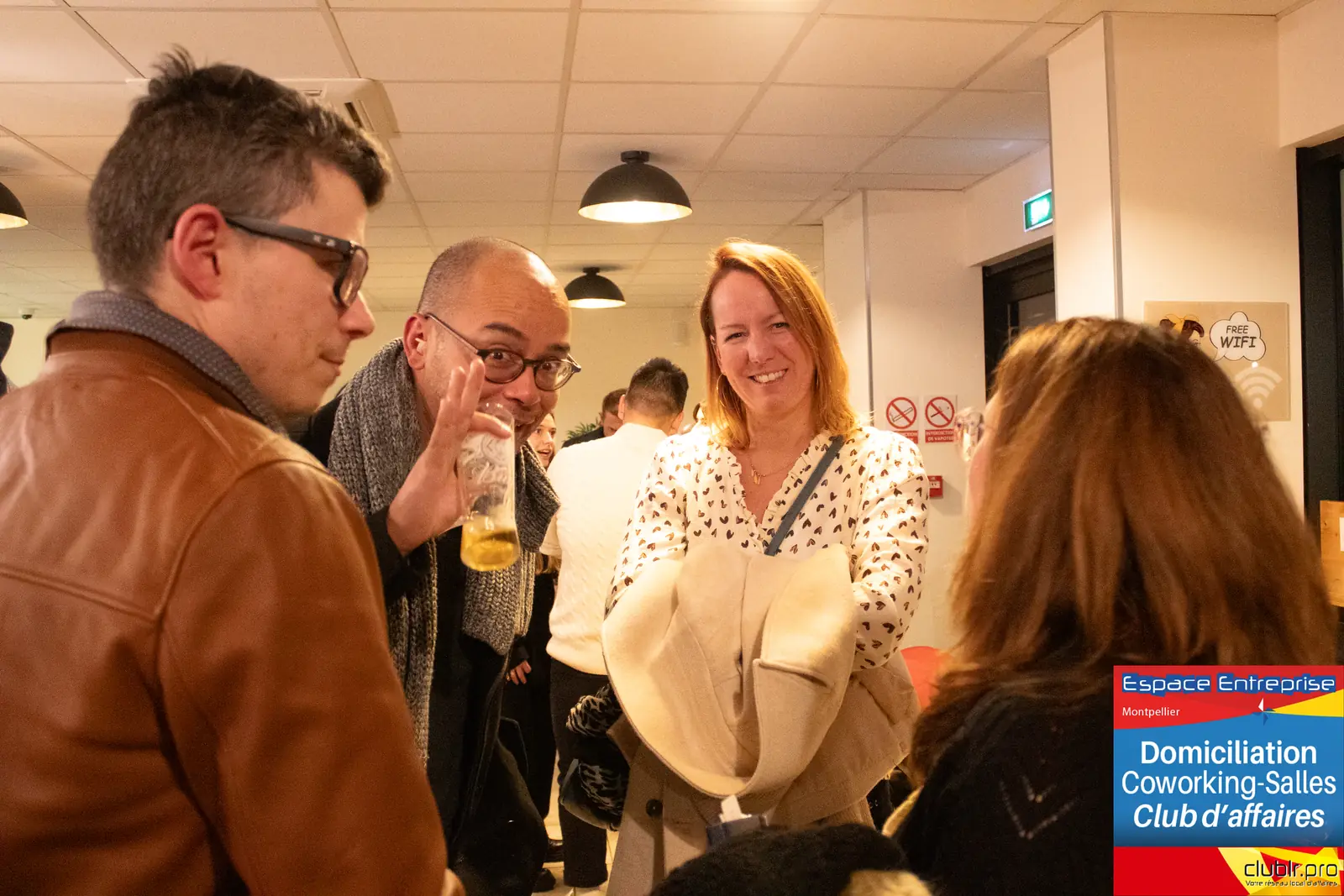 Afterwork Pitch Elevator Club LR décembre 2024 à Montpellier : moment de networking entre les participants