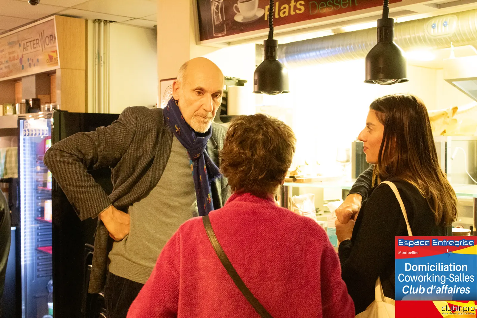 Afterwork Pitch Elevator Club LR décembre 2024 à Montpellier : moment de networking entre les participants