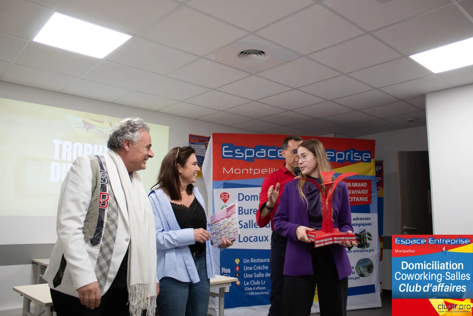 Afterwork Pitch Elevator Club LR janvier 2025 à Montpellier : remise du trophée du pitch de la soirée