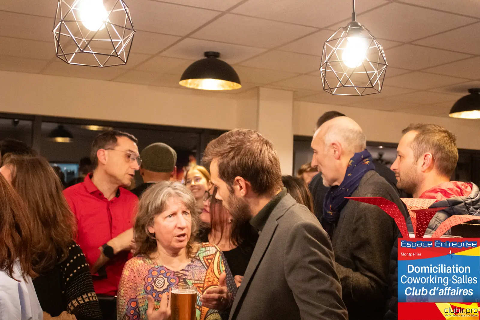 Afterwork Pitch Elevator Club LR janvier 2025 à Montpellier : moment de networking entre les participants