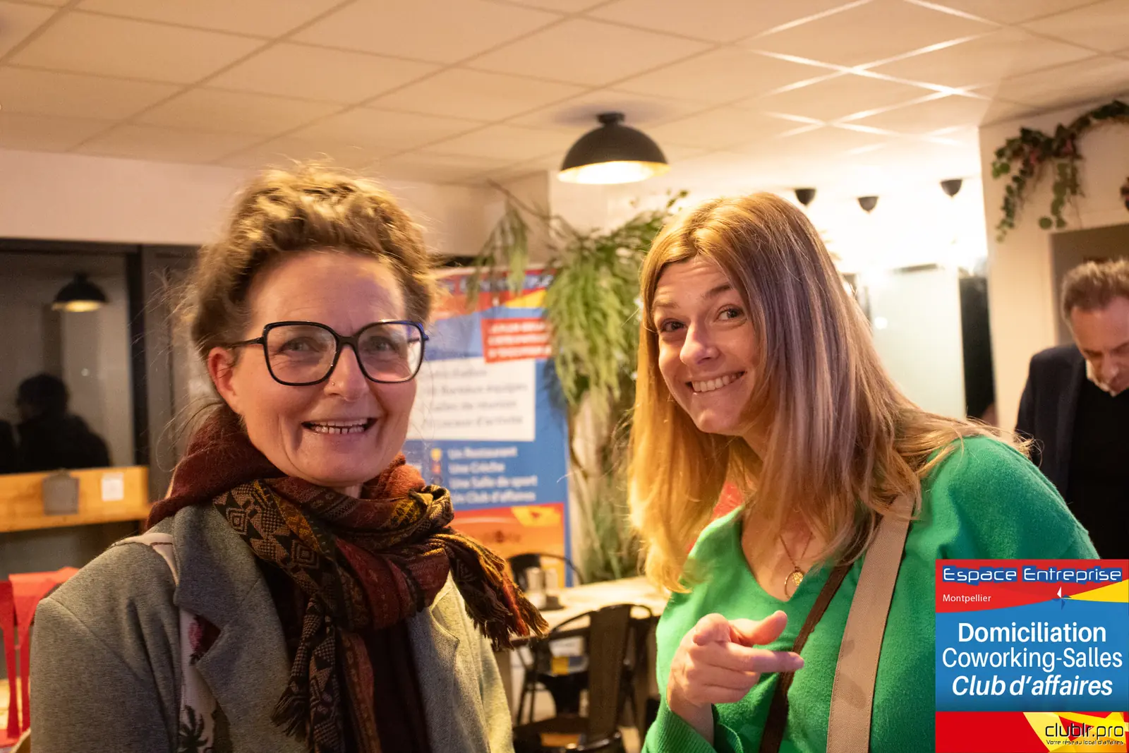 Afterwork Pitch Elevator Club LR février 2025 à Montpellier : moment de networking entre les participants